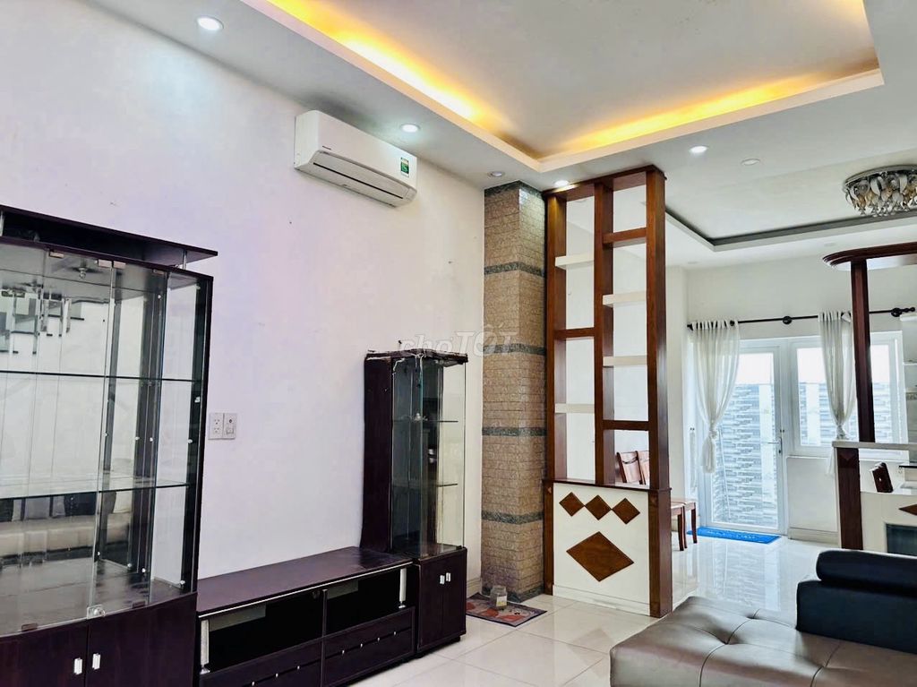 Фото 2: ДОМ 4 СПАЛЬНИ MEGA VILLAGE KHANG ĐIỀN - 3 ЭТАЖА, ПОЛНОСТЬЮ С МЕБЕЛЬЮ, СВОБОДНЫЙ ВИД - ПАРКОВКА ДЛЯ АВТО