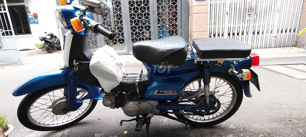 Фото 2: Honda Super Cub 50 Xanh