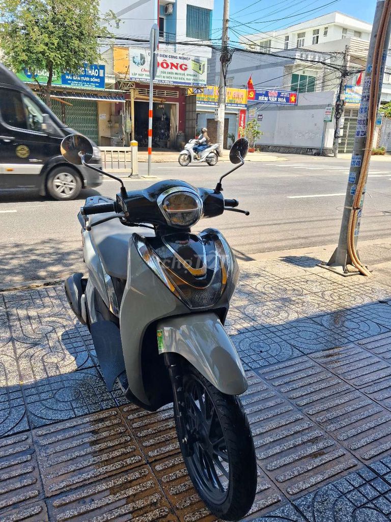 Honda SH Mode 2024 ABS серый чёрный