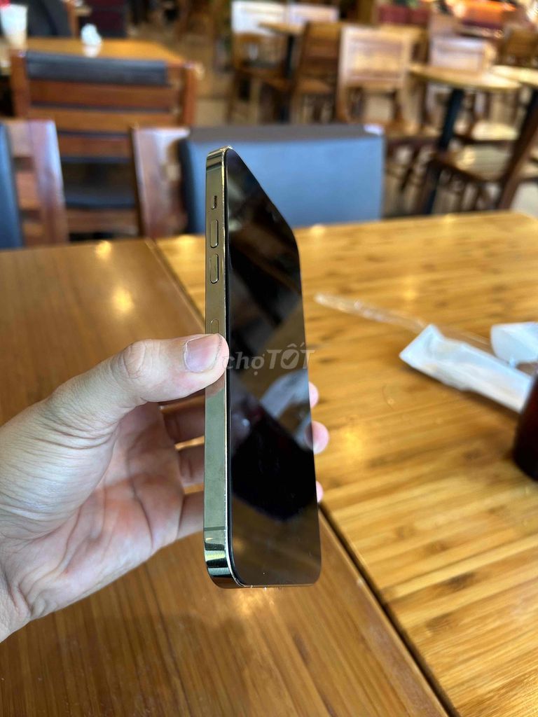 Фото 3: Apple iPhone 14 Pro Max 128GB золотой