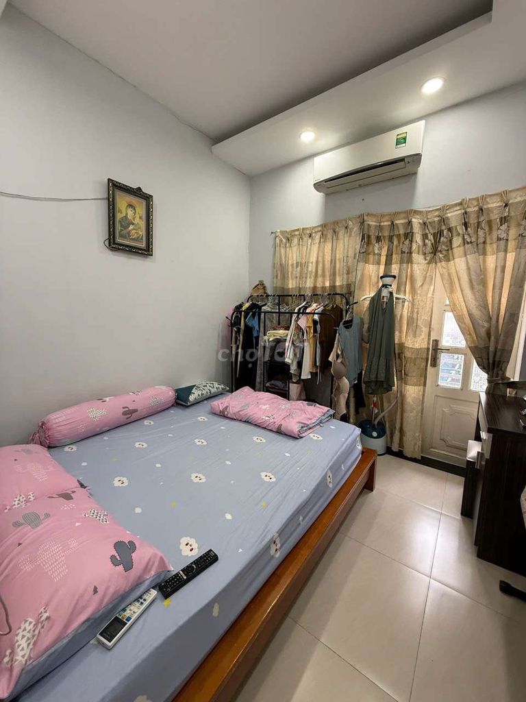 Фото 2: Продаётся дом в переулке BÀNH VĂN TRÂN, 2 этажа, площадь 3x10