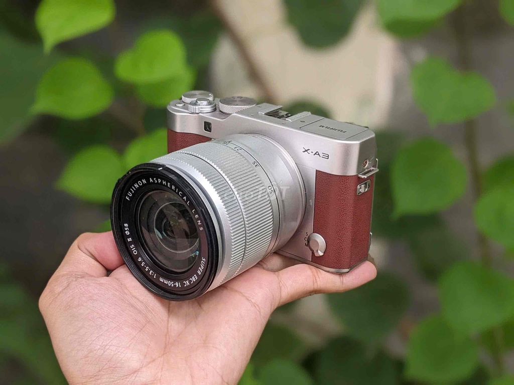 Камера Fujifilm X-A3 серебристая, коричневая