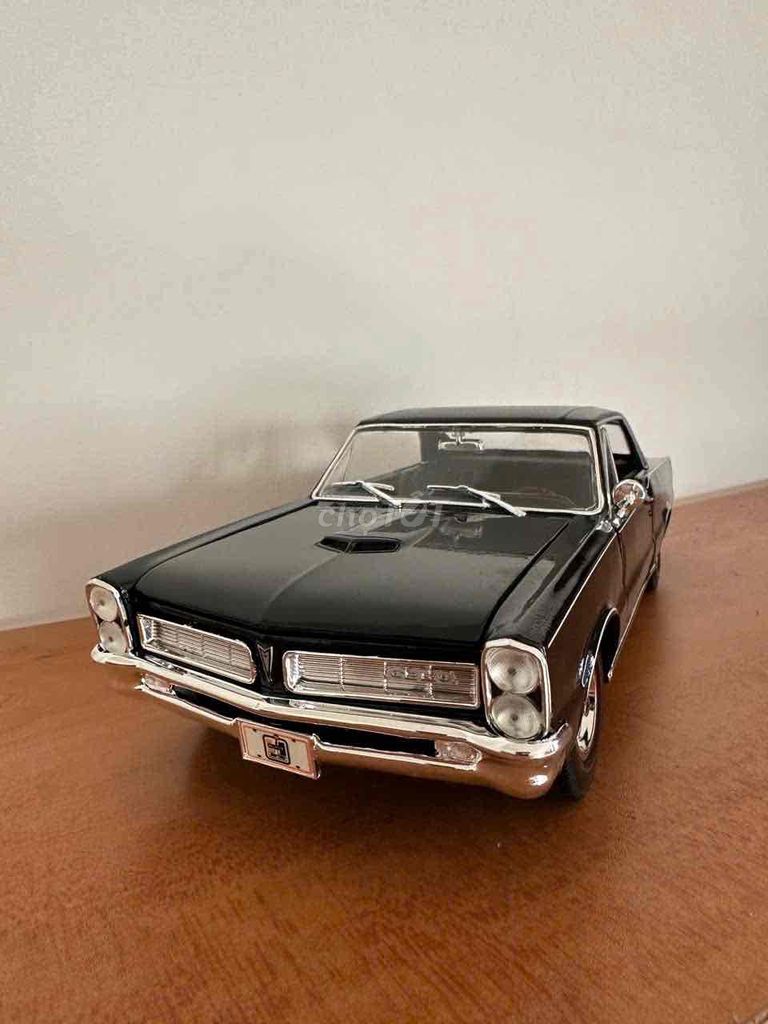 Модель автомобиля GTO 1968 чёрная 1/18 новая 99%
