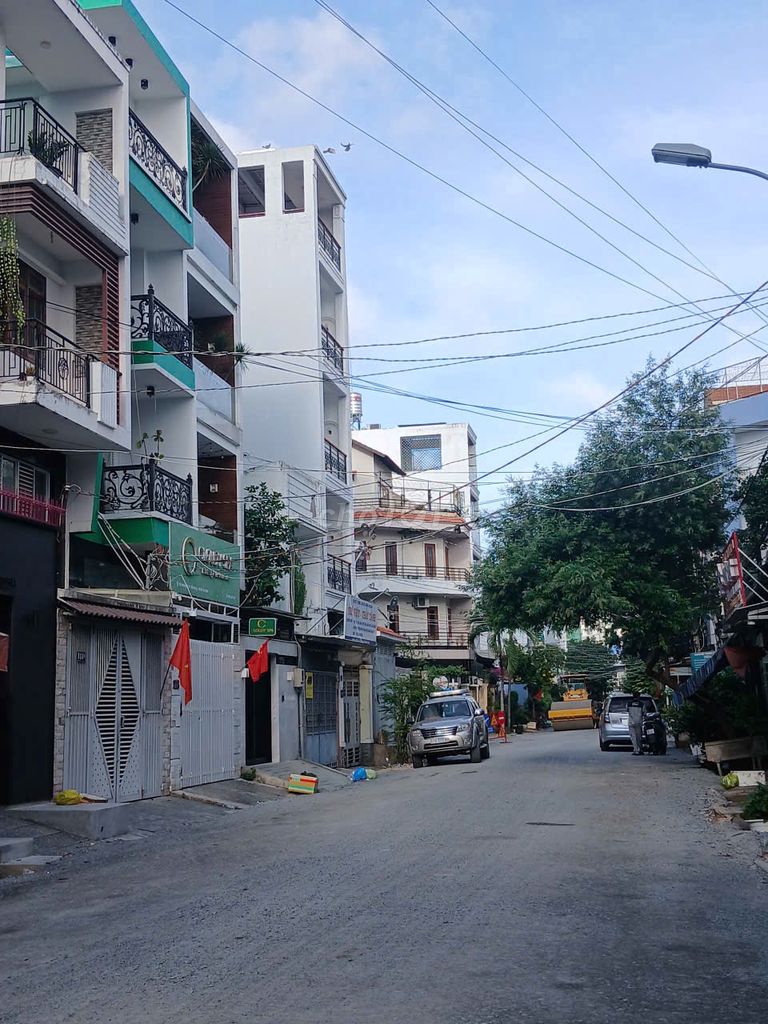Фото 3: Фасад на улице №45, Танкуи, район 7, 90м², под офис, коммерческое использование
