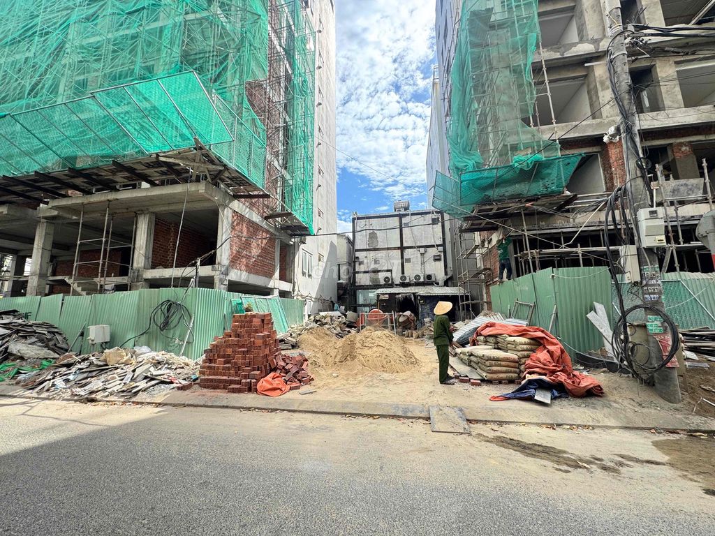 Фото 3: Сдается пара участков на улице Дỗ Би, 162 м², ширина 9 м. Сдается в аренду на 10 лет