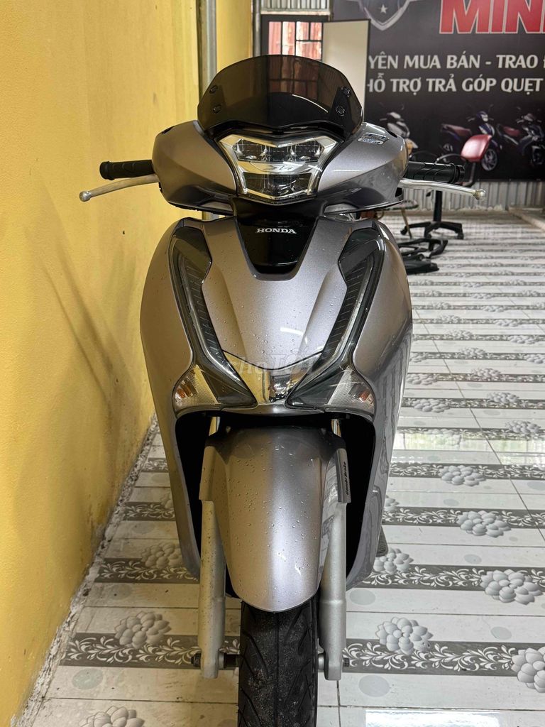 Фото 2: SH 125 đời 2018 màu xám lông chuộc 43C1-806.60