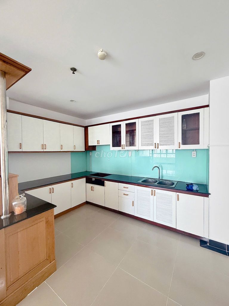 Фото 3: Сдается квартира Giai Việt 115 м², 2 спальни, без мебели. Цена: 12 млн