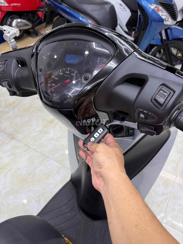 Фото 2: Honda SH 150cc 2016 Bạc