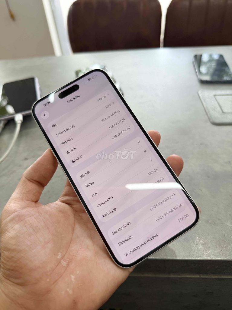Фото 3: Apple iPhone 16 Plus 128GB Белый Б/У