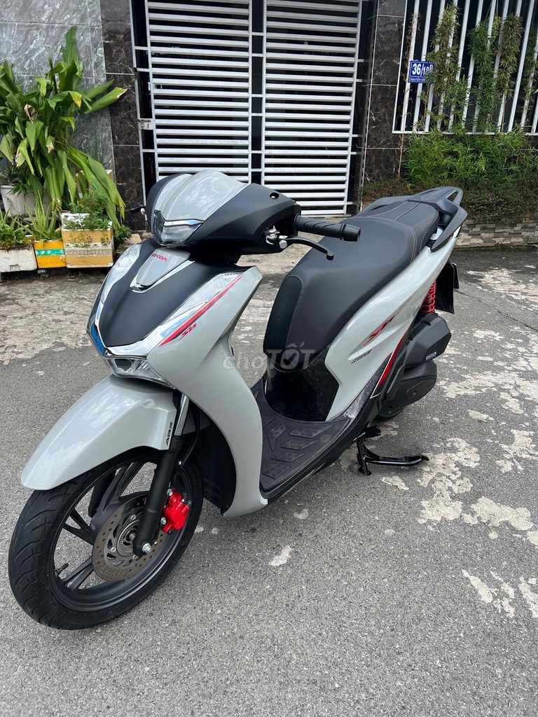 Honda SH160i ABS 2024 Серый цемент