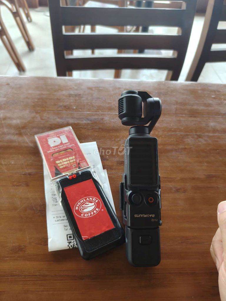 Видеокамера DJI Pocket 4 Черная, б/у, полный комплект