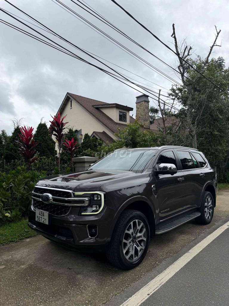 Ford Everest Titanium 4WD( 2 cầu ) 2023 Nâu 7 chỗ