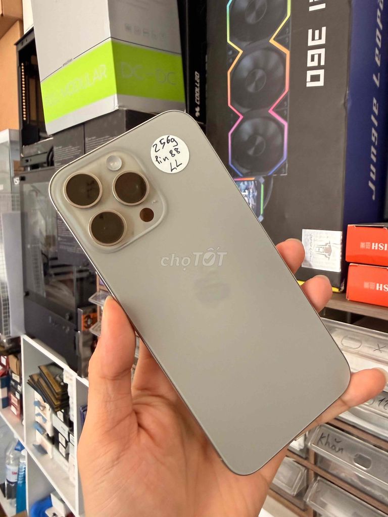 Apple iPhone 16 Pro Max 256GB Серый (американская версия), б/у