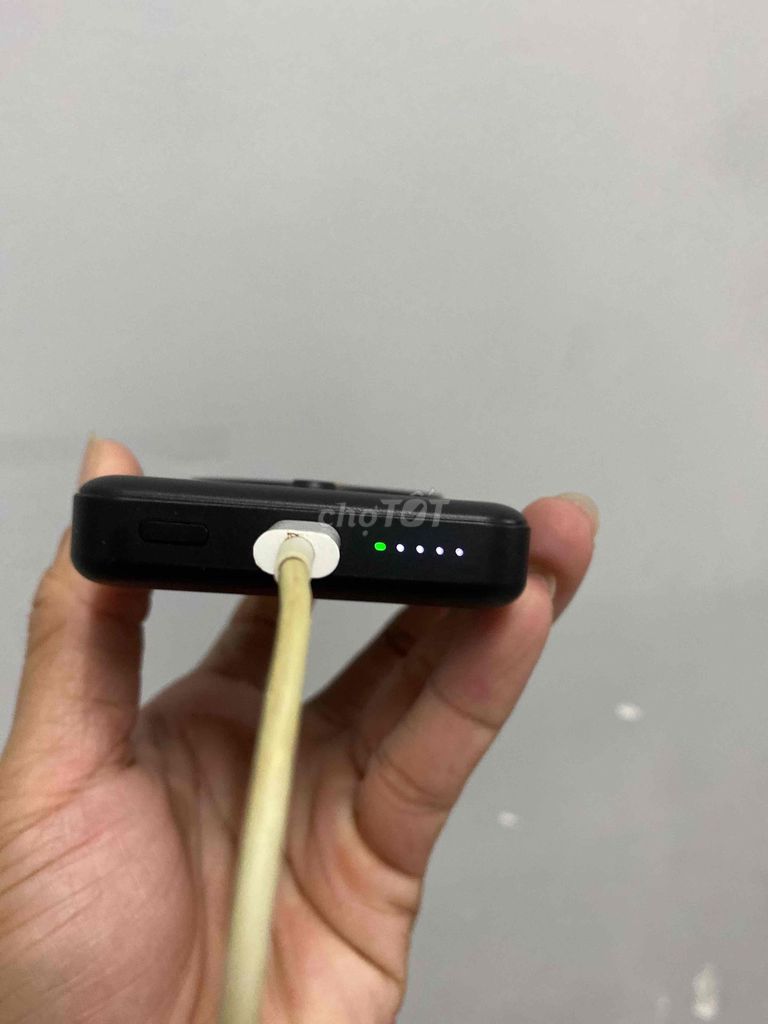 Фото 2: Внешний аккумулятор 10000mAh MagSafe Type-C черный
