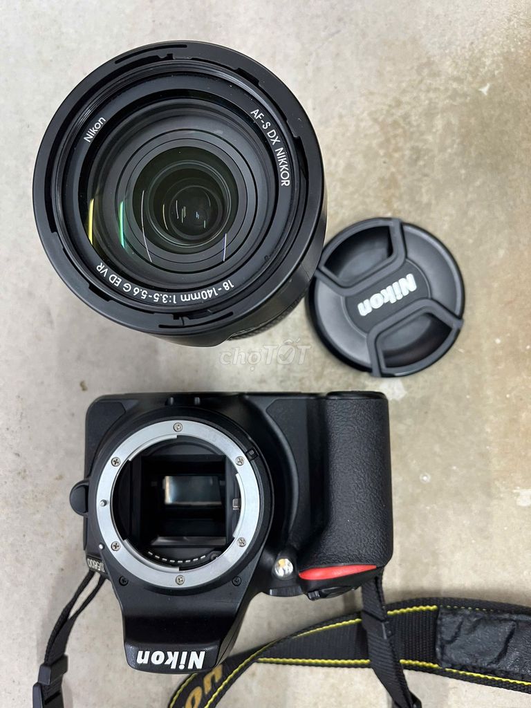 Фотоаппарат Nikon D5600 18-140mm DX VR черный