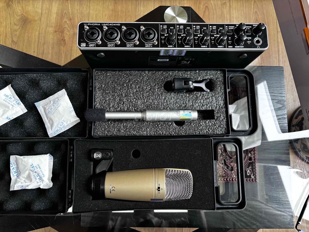Звуковая карта Behringer UMC404HD Черный