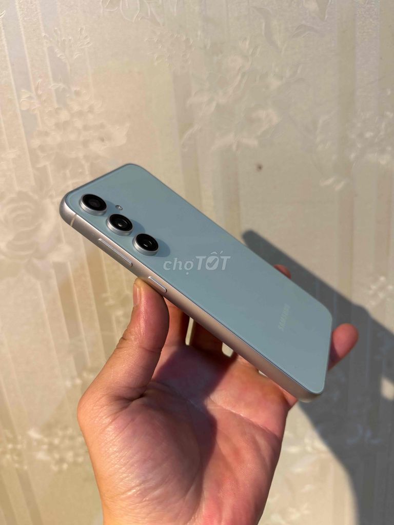 Фото 3: Samsung S23 FE 128GB светло-голубой