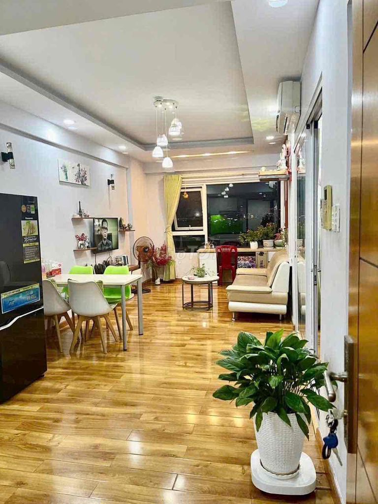 Квартира Ehome 5 — Trần Trọng Cung, район 7 — 1 спальня + 1 санузел. Новая квартира, полностью с мебелью.