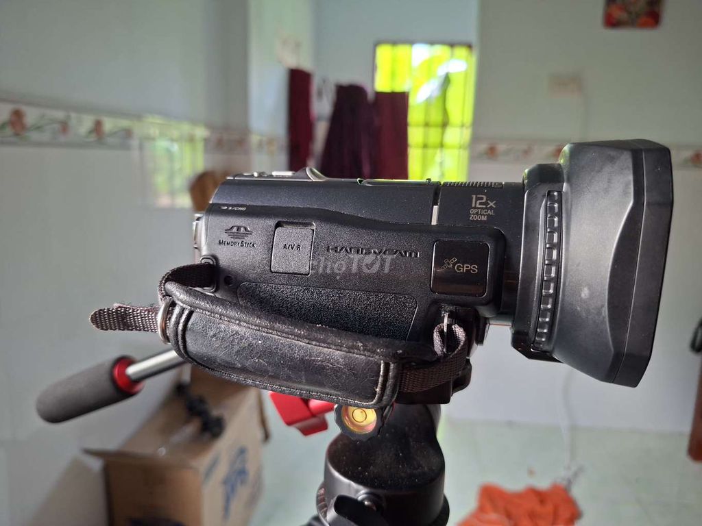 Фото 3: Видеокамера Sony HDR-CX500 черная