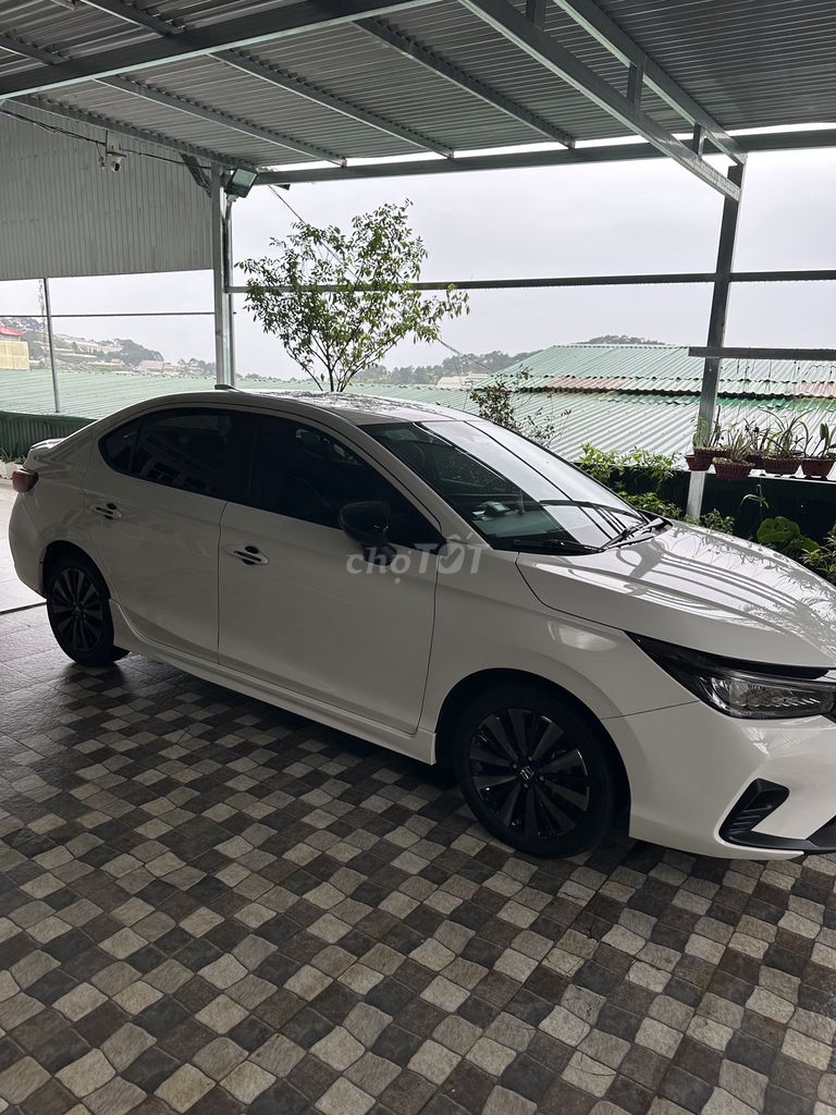 Honda City RS 2023 белый 22 000 км