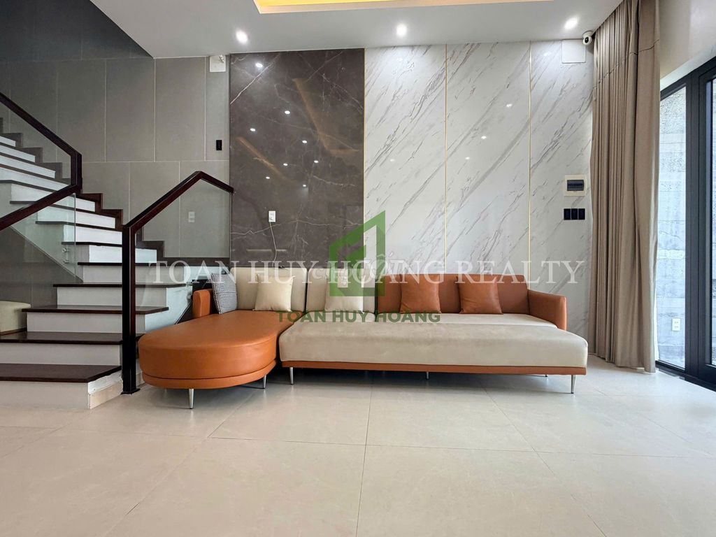 Вилла рядом с городским районом FPT Дананг | 150м² | 3 спальни | Гараж