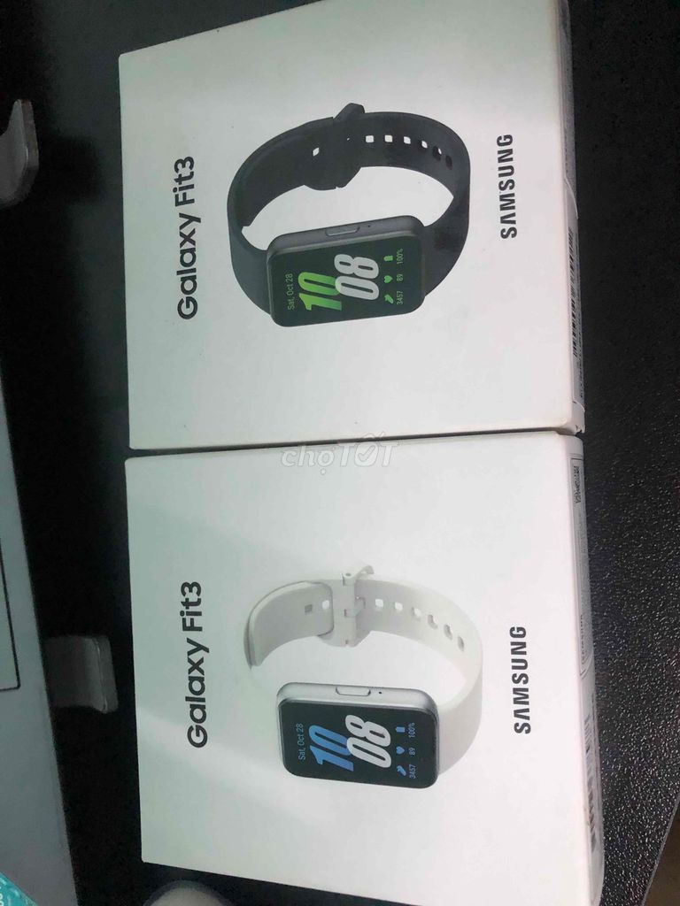 Samsung Galaxy Fit3 черный, белый