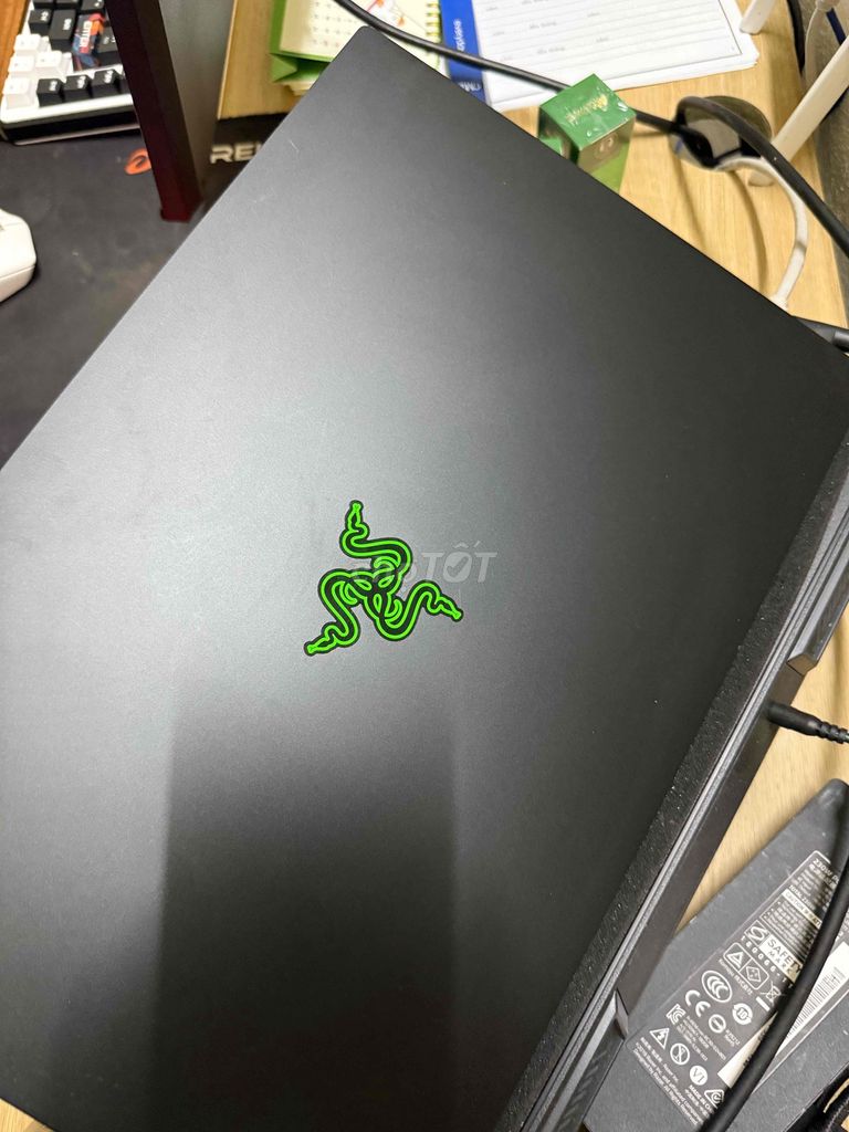 Фото 2: Razer Blade 2020 Base RTX 2060 16GB/512GB Черный