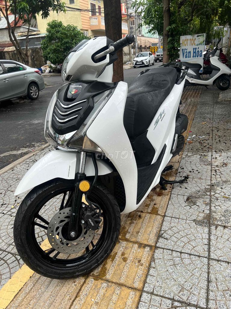 Фото 2: Honda SH 125 CBS Белый