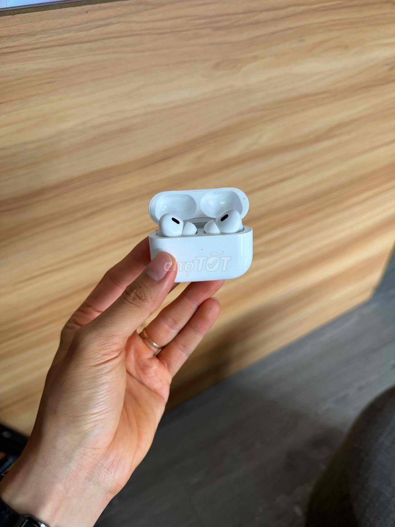 Наушники Apple AirPods Pro 2 с шумоподавлением