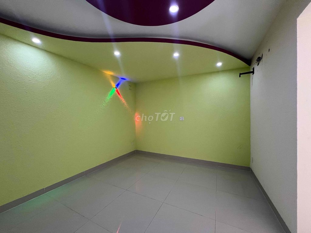 Фото 2: Сдается комната для женщин. 15 м²