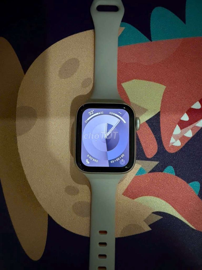 Apple Watch SE (GPS) 40 мм, алюминиевый корпус