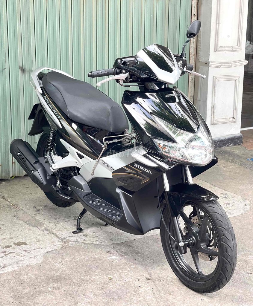 Фото 2: Honda Airblade FI 110/2009