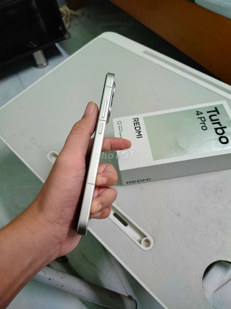 Фото 2: Redmi Turbo 4 Pro Белый Fullbox
