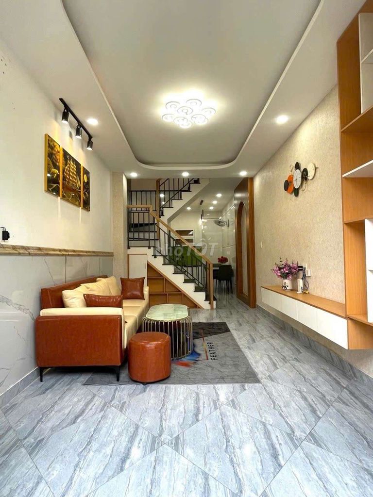 ДОМ В ТАНБИНЕ 40М², 2 ЭТАЖА - РЯДОМ С ВОКЗАЛОМ T3 - НЯТТИЕНМАЙ - ЧУТЬ БОЛЬШЕ 4 МЛРД