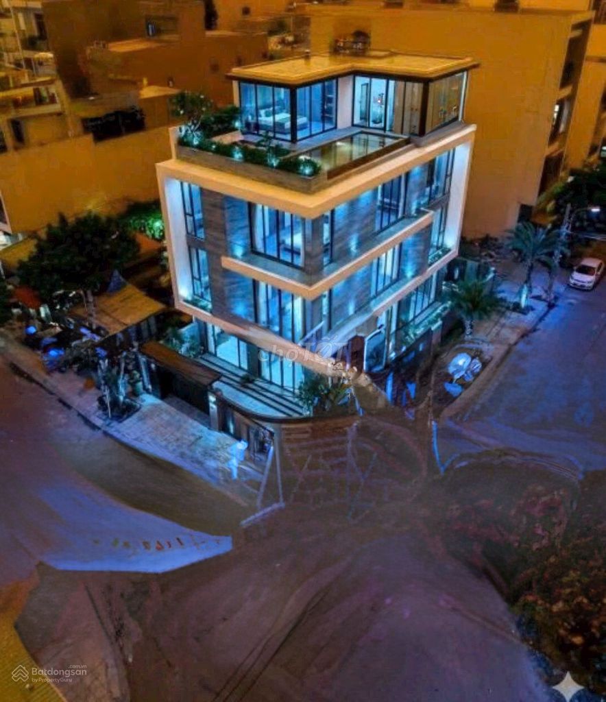 Аренда дома на улице Ле Тан Тоан, 240м², 4 этажа, восточная сторона