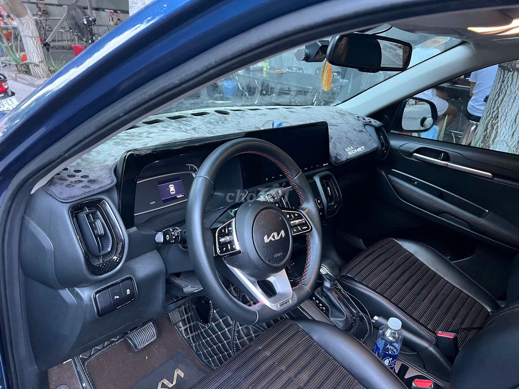 Фото 3: Kia Sonet Premium 2023 Синий