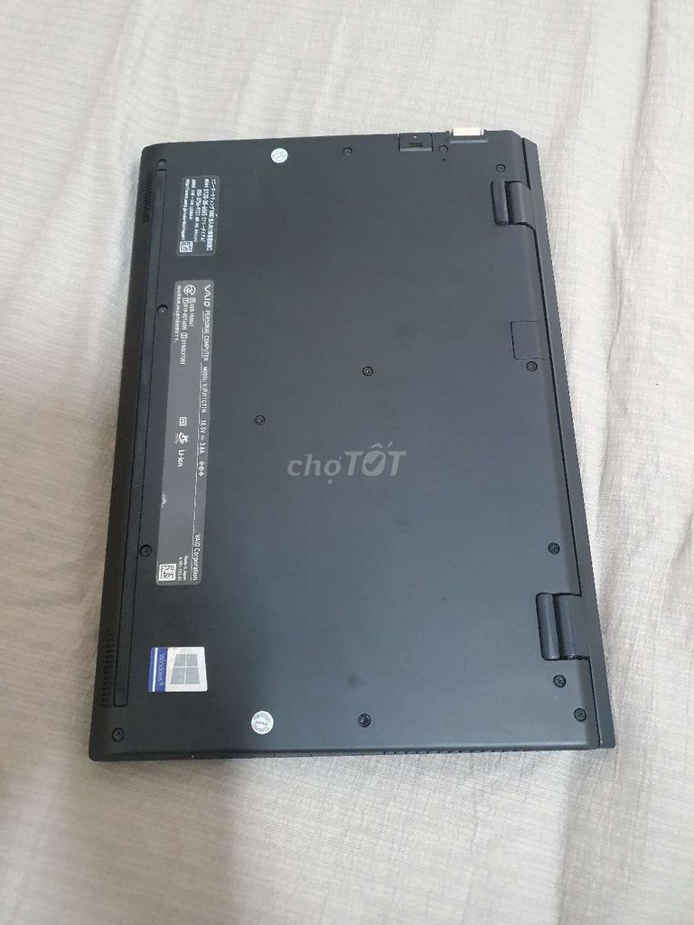 Фото 3: Sony Vaio A12 i5 Gen 8 12 inch 4GB/128GB черный
