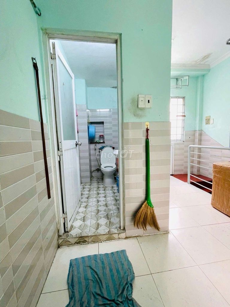 Фото 3: Дом рядом с фасадом улицы ДОЙ КУНГ, р-н 11, площадь: 3,5x7,8, 2 этажа, хозяин настроен на сделку