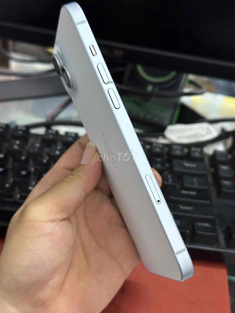 Фото 2: Apple iPhone 15 Plus 256GB Белый Зин Оригинал