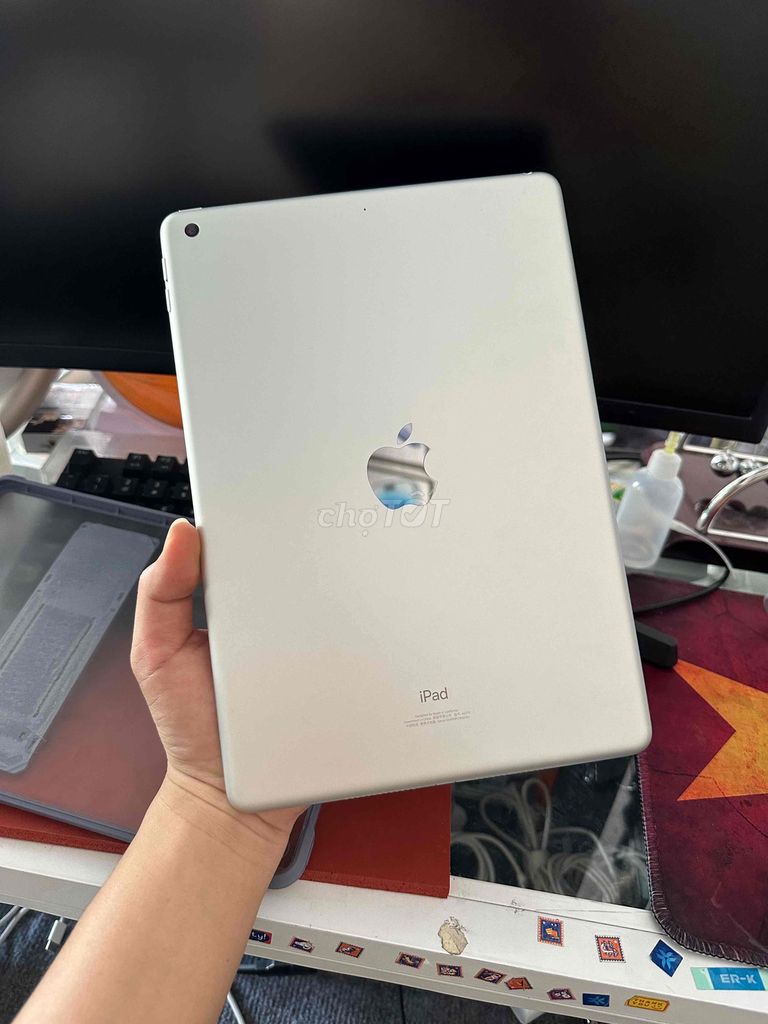 Apple iPad Gen 8 Wifi 128GB Серебристый, б/у