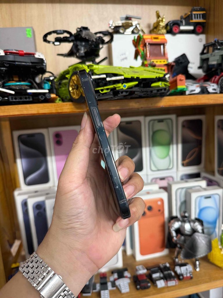 Фото 2: Apple iPhone 15 256GB Черный 98.5%