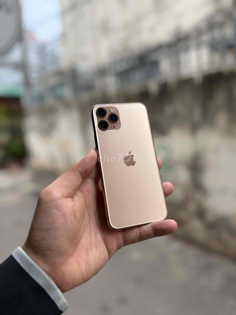 Фото 3: Apple iPhone 11 Pro 64GB Золотой Б/У