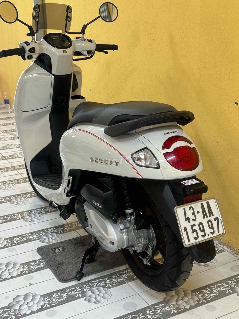 Фото 3: Scoopy конца 2025, как новый, белый 43AA-159.97