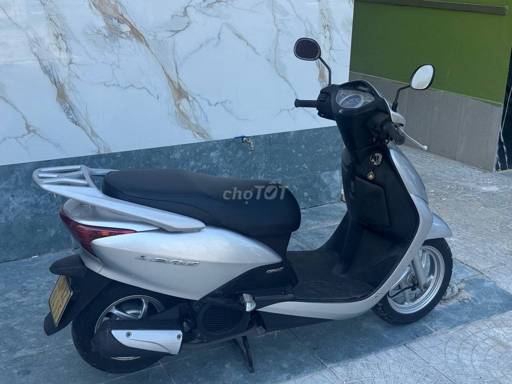 Фото 2: Honda Lead 2009 серебристый 16 000 км