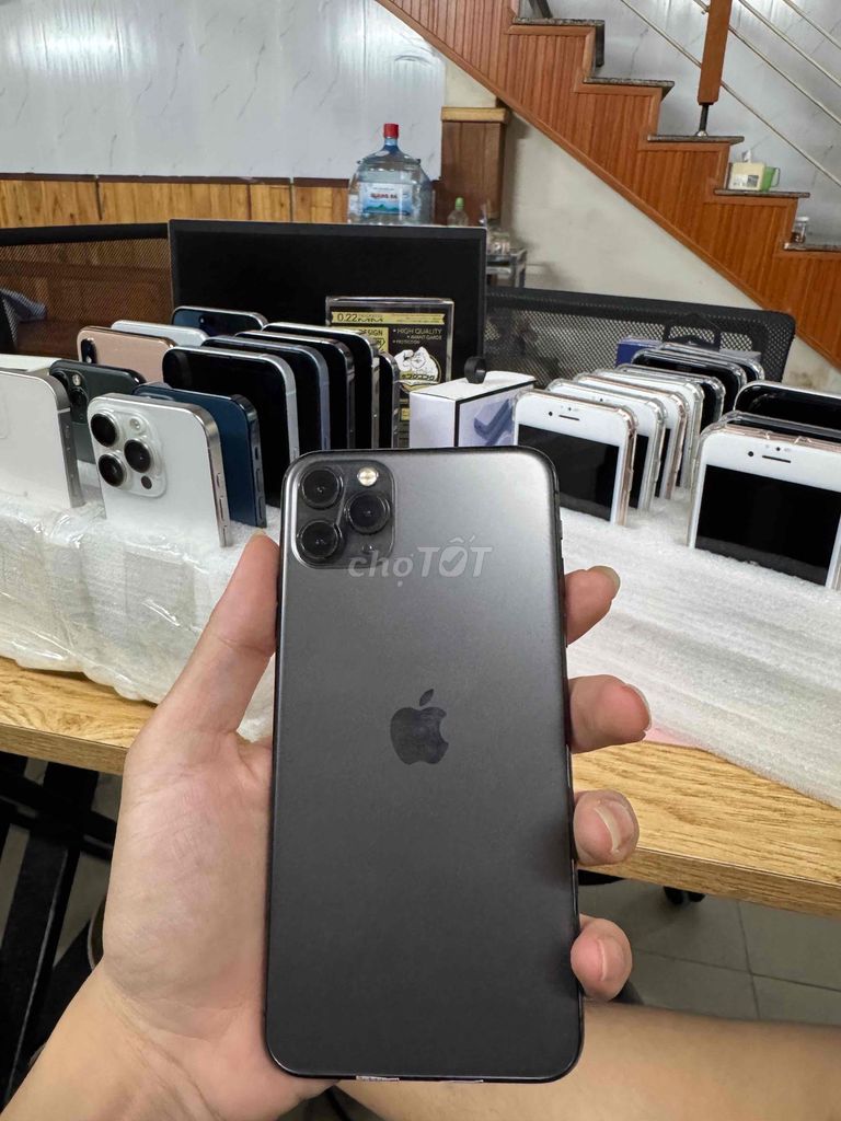 Apple iPhone 11 Pro Max 64GB Серый Б/У