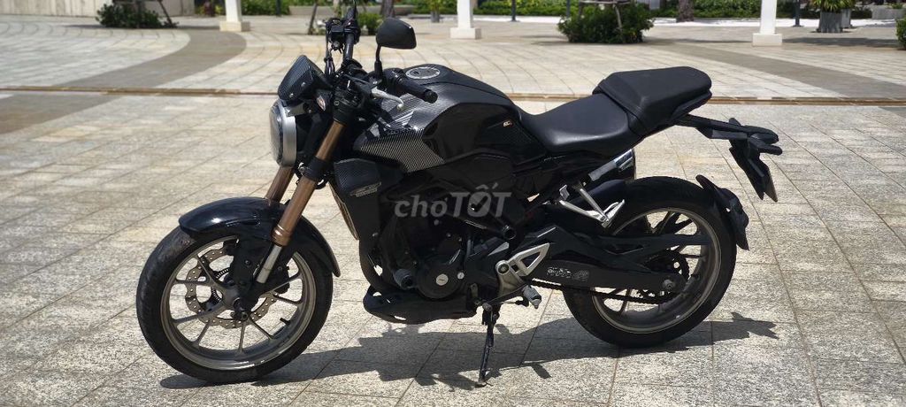 Фото 2: Продам Honda CB300R черный или обмен на другой мотоцикл