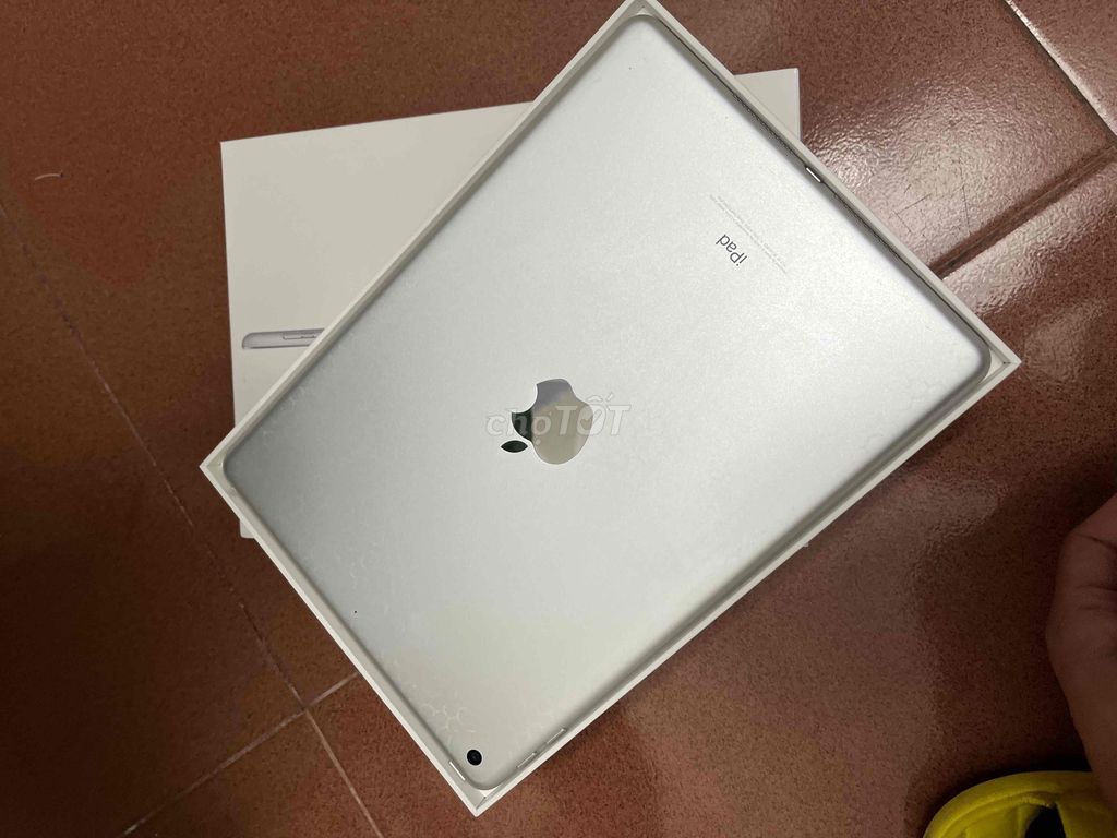 Фото 2: Apple iPad Gen 6 Wifi 32GB Silver 99%