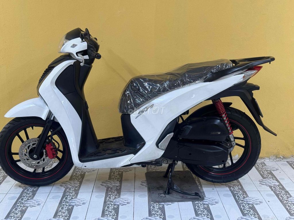 SH 125 2025 белый-черный супер новый 43H1-127.83