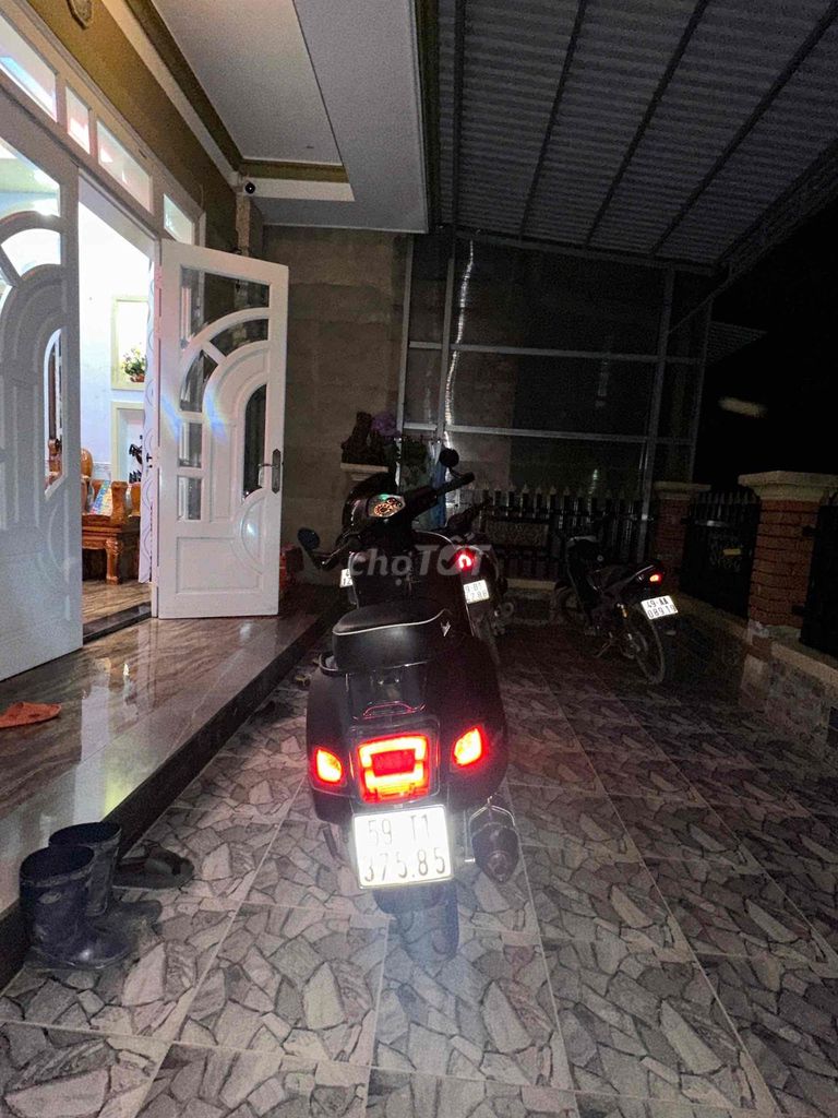 Фото 3: Piaggio Vespa GTS 125cc 2012 чёрный