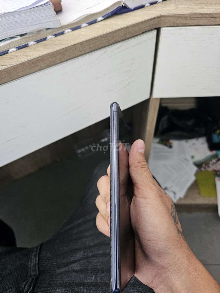 Фото 3: Samsung Galaxy S20 FE Черный